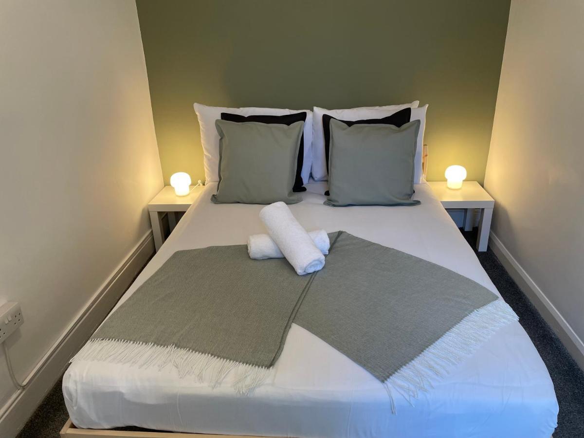 Kitchener - Wonderful 2-Bedroom Apt Sleeps 5 Free Parking Free Wifi เกทส์เฮด ภายนอก รูปภาพ