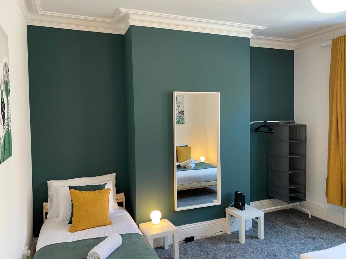 Kitchener - Wonderful 2-Bedroom Apt Sleeps 5 Free Parking Free Wifi เกทส์เฮด ภายนอก รูปภาพ